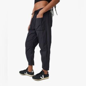 ▪️NWT Free People Fly By Night Water Resistant Crop Hiking Pants
